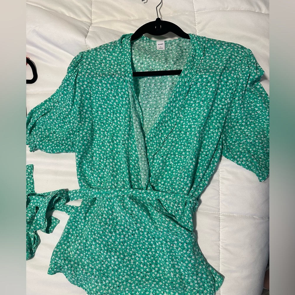 Women’s floral tie waist blouse
